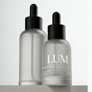 Custom 30ml and 70ml capacity options in high-density glass, perfectly suited for body serums and luxury hair oils.