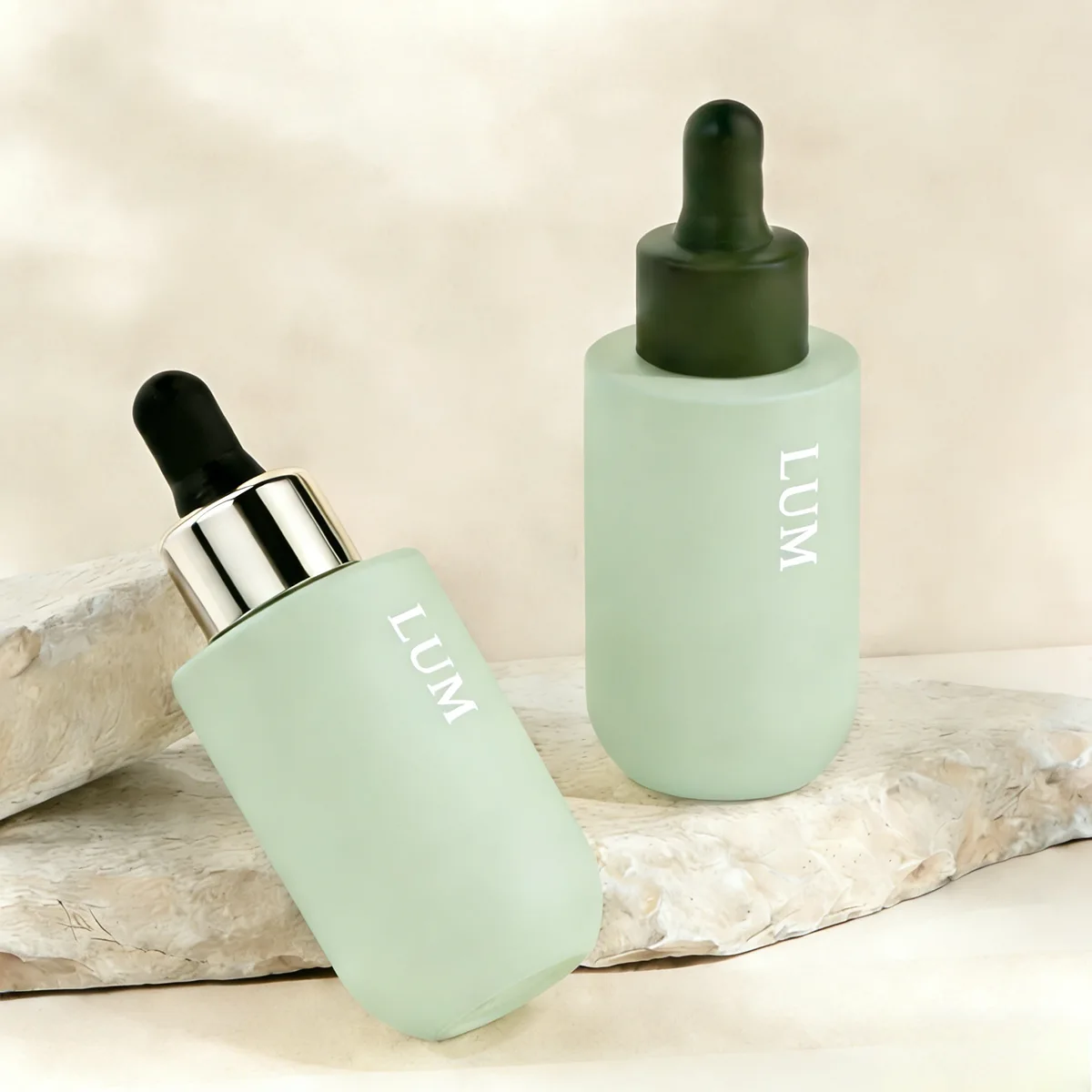 UV-protective matte frosting treatment demonstrating a sophisticated non-slip grip and high-quality silk-screen printing.