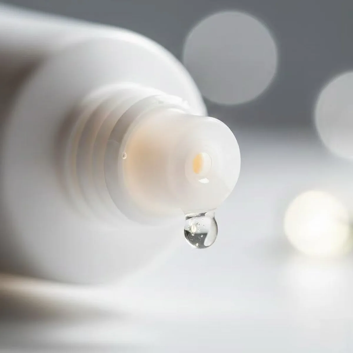 Hygienic silicone lip applicator tip on soft tube for lip mask and serum packaging