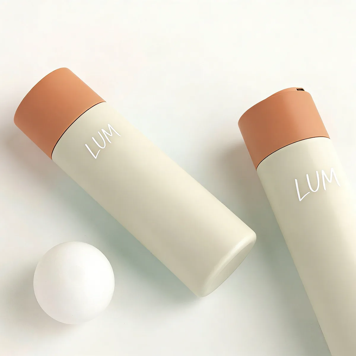 Premium 200ml and 300ml custom PP lotion bottles designed for hair care brands, demonstrating Lumlun's reliable OEM capacity.
