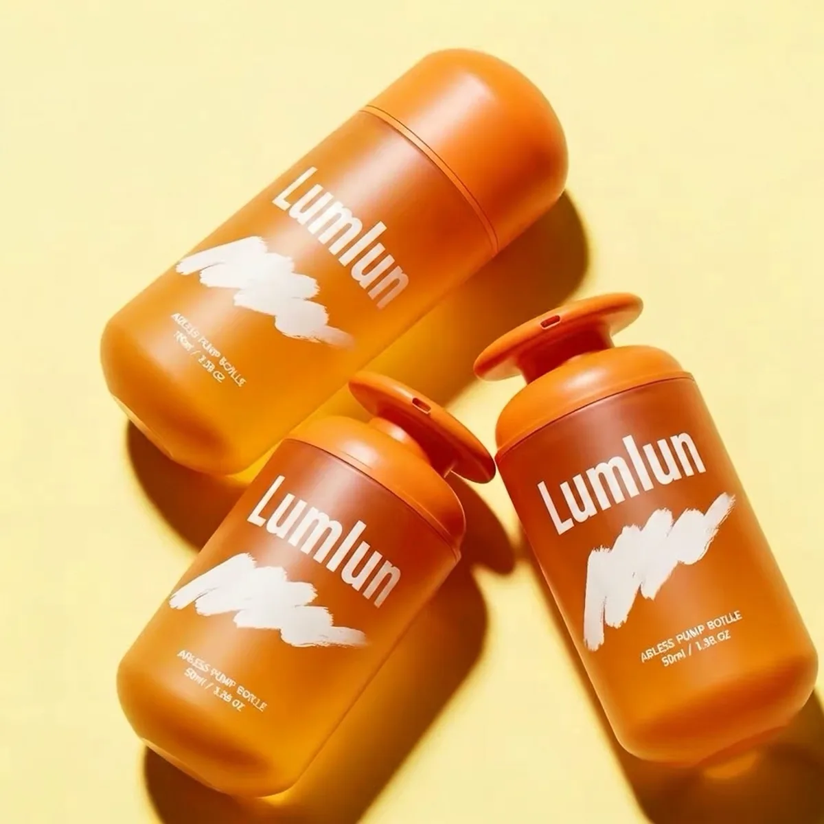 A diagram showing the internal piston mechanism of an airless pump bottle.