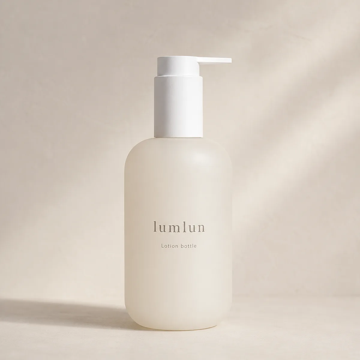 Single cream Lumlun lotion pump bottle with a white dispenser on a minimal neutral background.