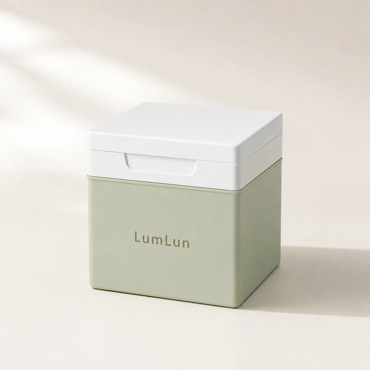 LumLun square PP toner pad jar with flip-top lid, 150ml model shown closed